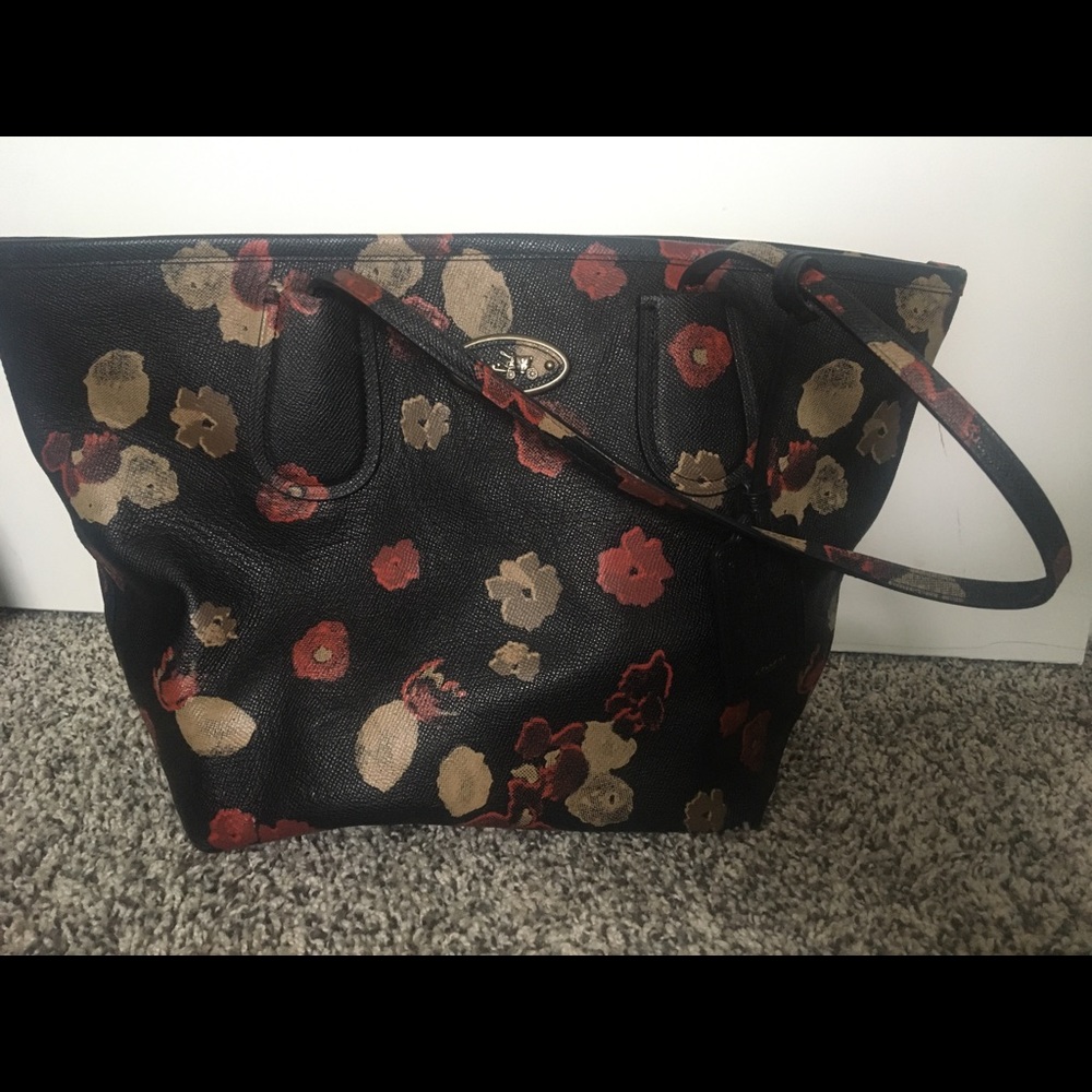 Coach purse LIKE NEW
